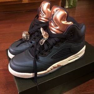 Gym shoes